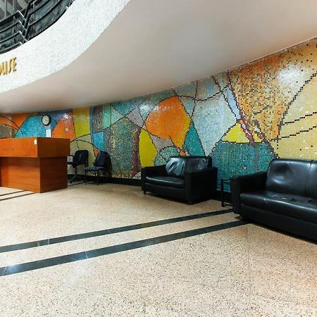 Oyo Hotel Metro International Near Lb Stadium Hyderabad Exterior foto