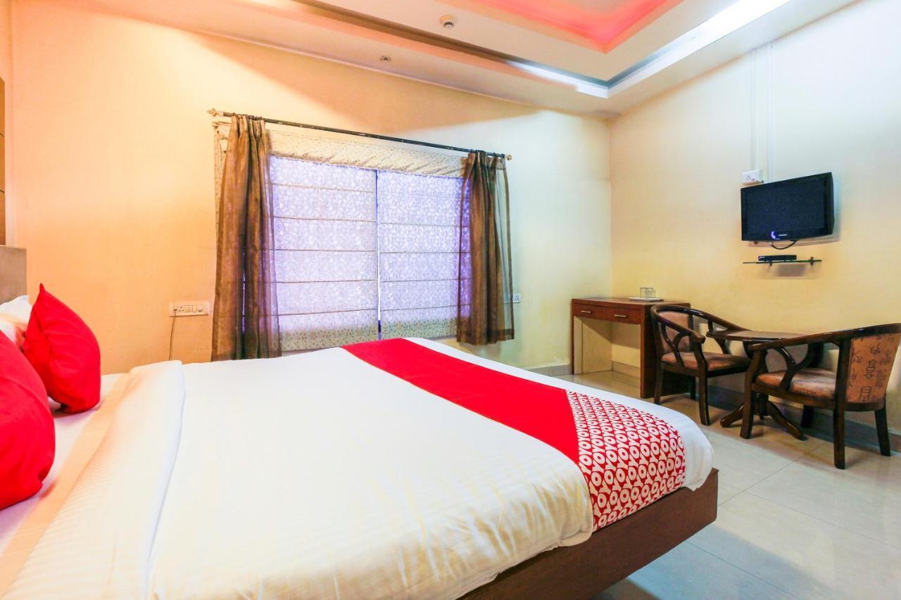 Oyo Hotel Metro International Near Lb Stadium Hyderabad Exterior foto